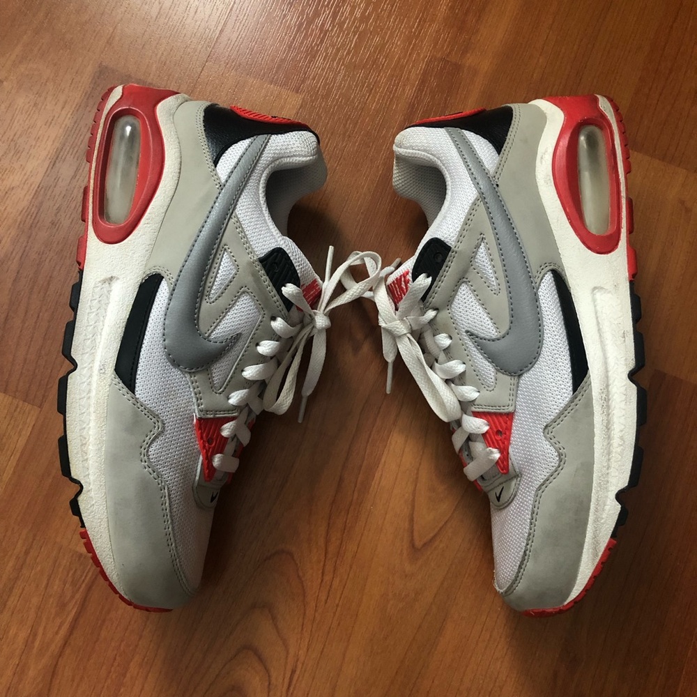 Nike air max sneakers size woman 8.5 men size 7